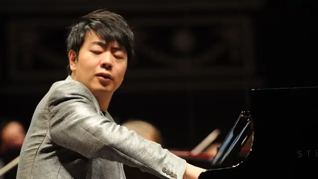 Lang lang rehearsing at the Royal Albert Hall