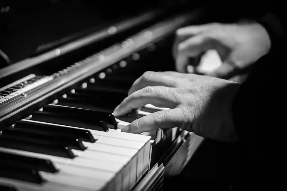 piano fingering