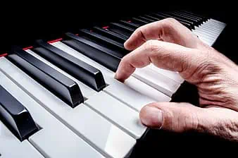 piano hand position