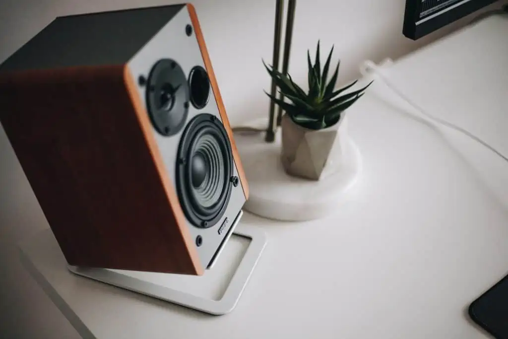 Psr Ew300 Yamaha: The Ultimate Guide To Yamaha'S 76-Key Portable Keyboard Speakers Review