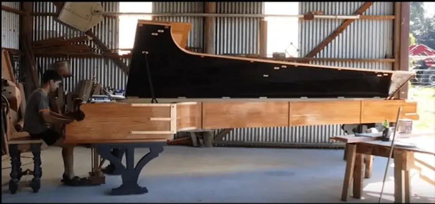 world's largest piano