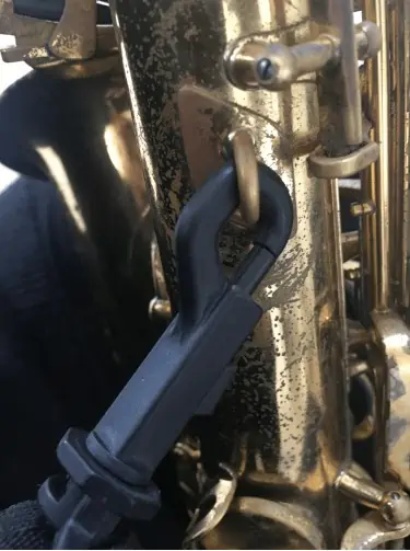 How to play the saxophone