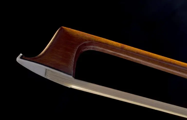 How to play the violin