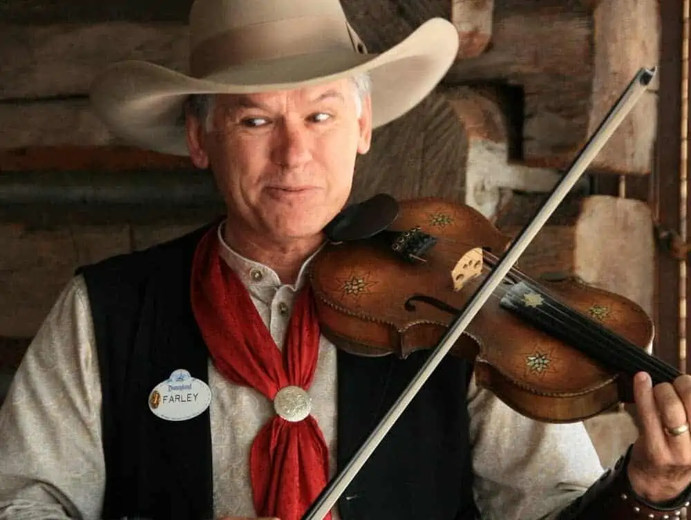 Difference violin and fiddle