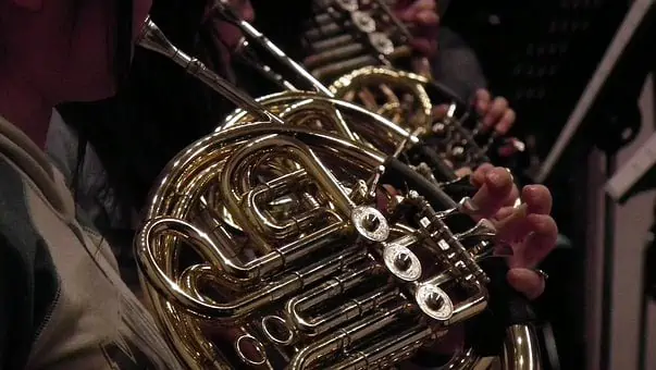 How To Play A French Horn