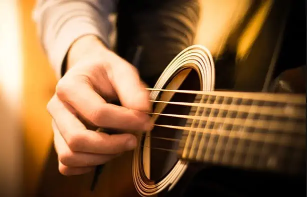 21 Guitar Tips For Beginners