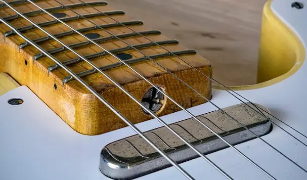 21 Guitar Tips For Beginners