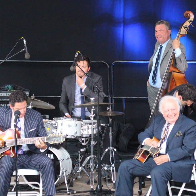 Bucky Pizzarelli