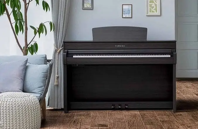 Yamaha CLP-745