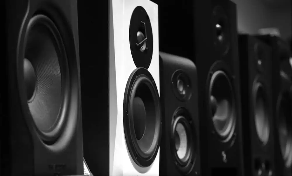 Step-by-step guide to studio monitor speakers