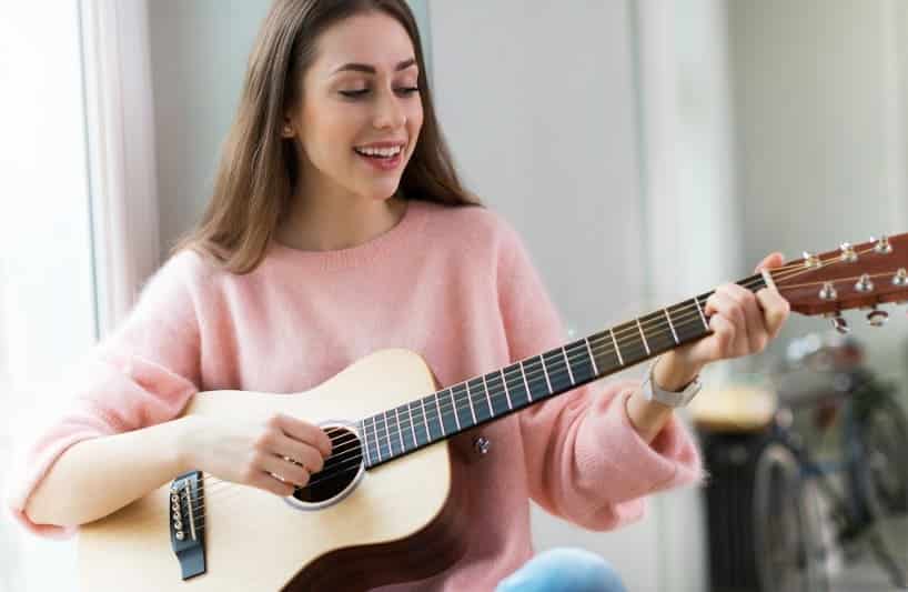 Factors To Consider When Looking For The Best Acoustic Guitars Under 1,000