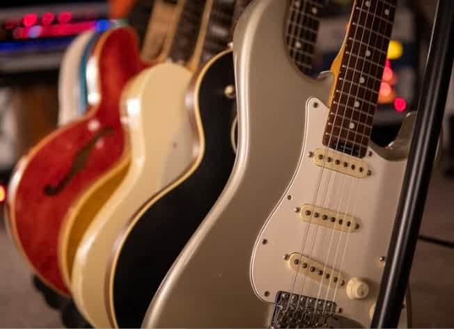 Our Guide To The Best Cheap Electric Guitars (2025) 5. Wide Variety Of Executable Music