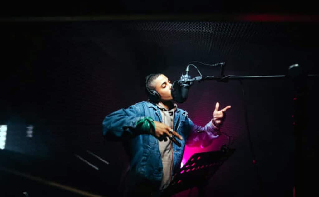 Singer With Creativity How Songwriting Enhances Creativity And Success For College Students ...