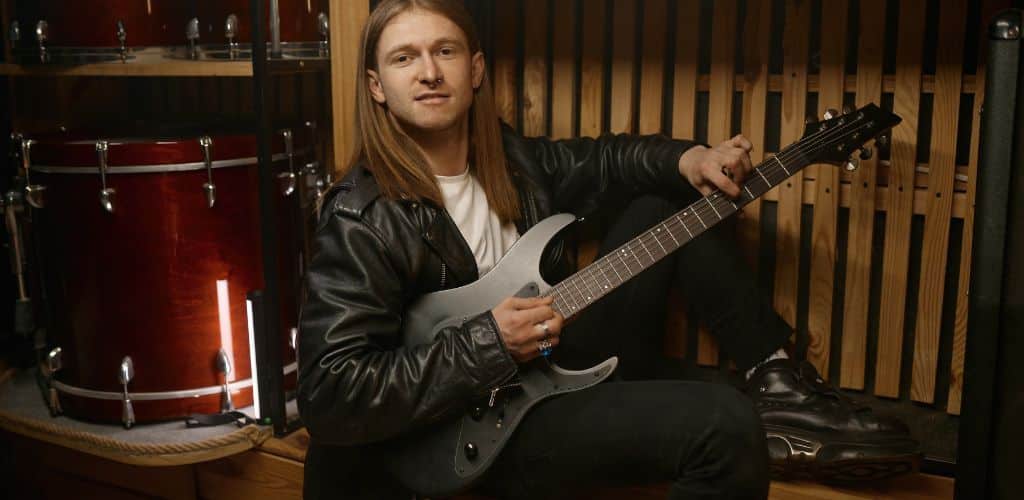 10 Crazy Things Guitarists Have Used To Play Solos—You Won'T Believe What’s On This List