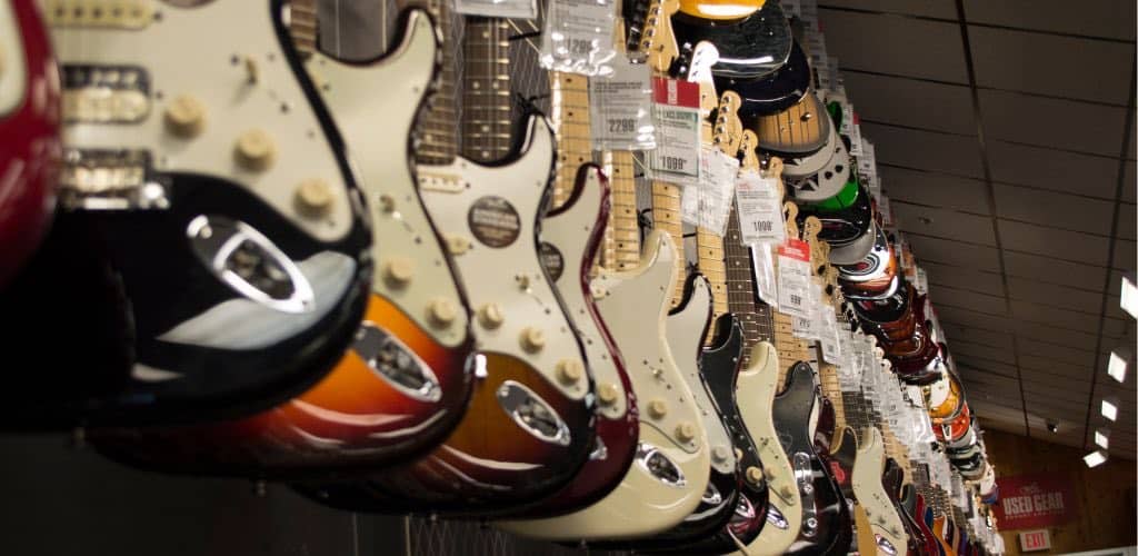 10 Fascinating Facts About The Electric Guitar You Didn’t Know!