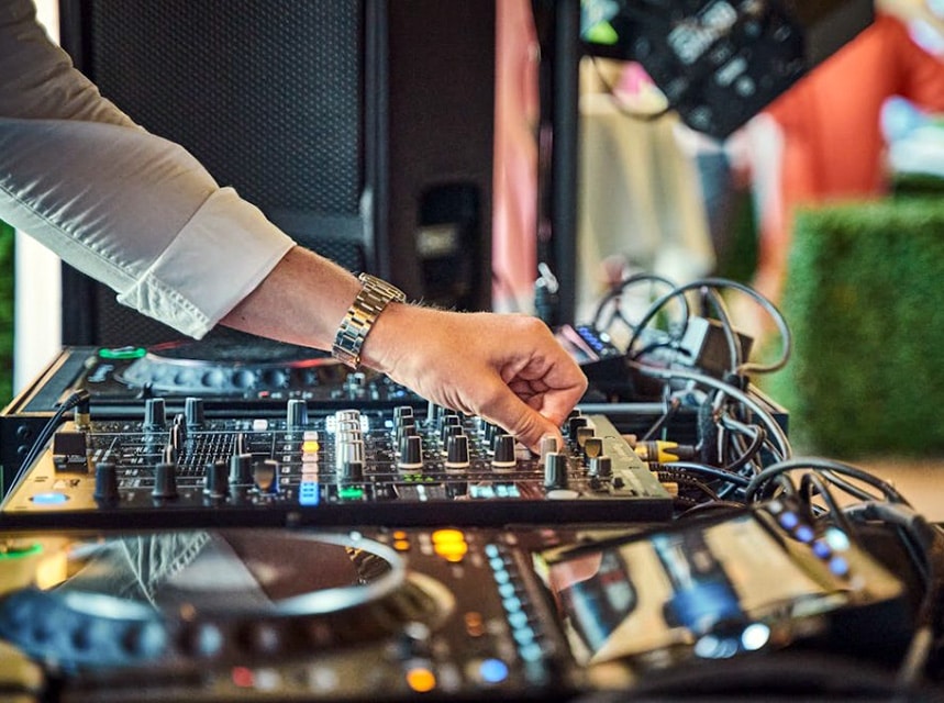 Apollo Twin Universal Audio: Unleashing Studio-Quality Sound At Home Playing Music With An Audio Mixer
