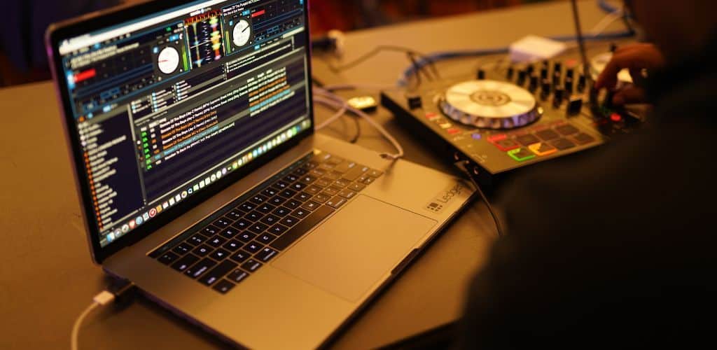 How To Connect Focusrite To Mac A Mac Ledger Connected To An Audio Interface