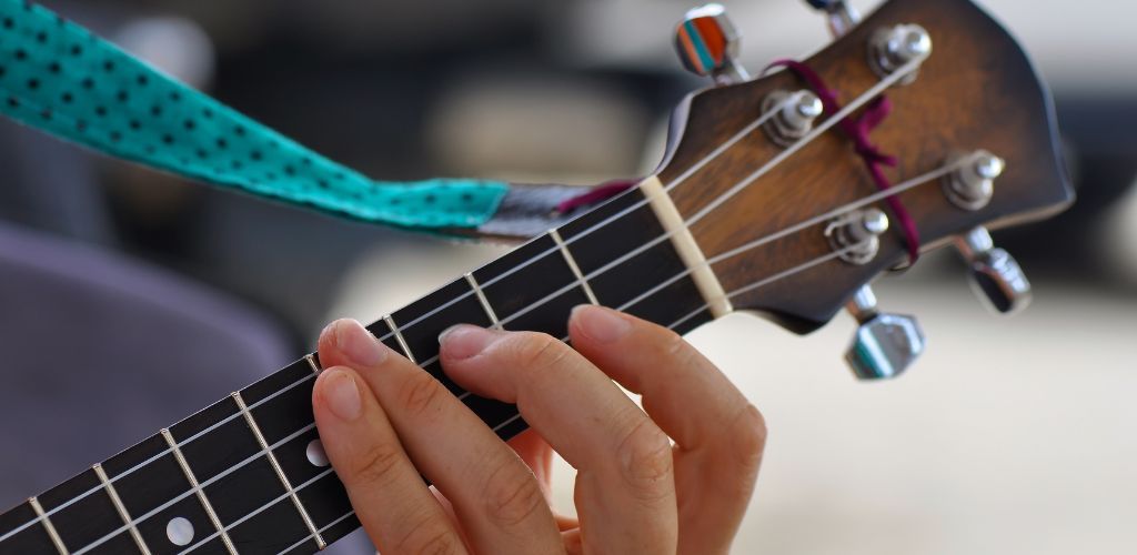 How To Put A Ukulele Strap On: Master Your Music Setup Effortlessly