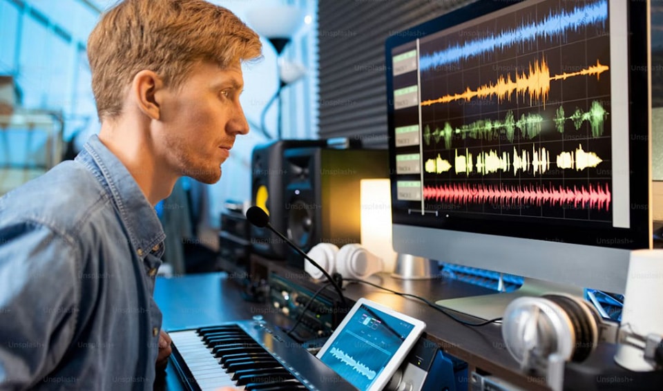 Best Daw/Audio Interface Combo: Top Picks For Seamless Music Production Direct Monitoring Features