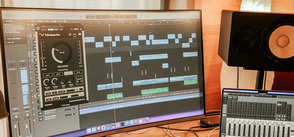 Best Daw/Audio Interface Combo: Top Picks For Seamless Music Production Sound Sampling Via Computer