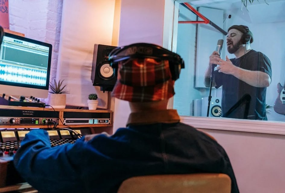Interface For Garageband: Elevate Your Audio Production Experience Studio Setup