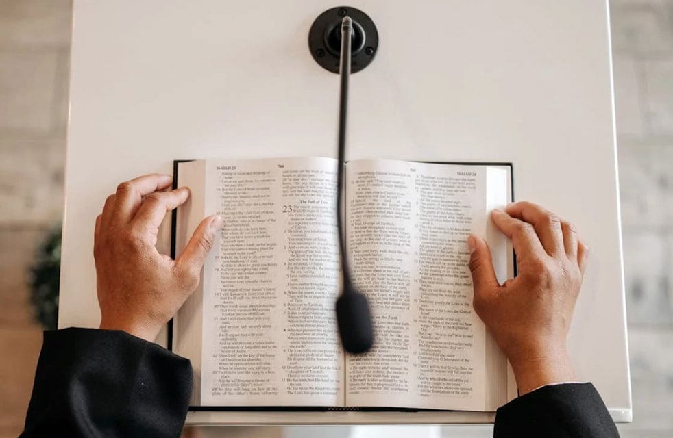 Wireless Microphone In Church