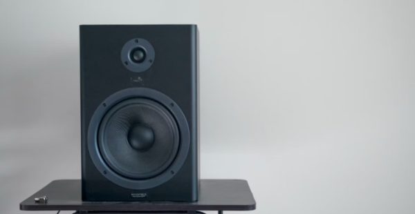 Positioning the speakers