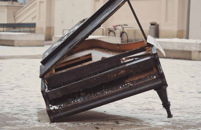 Grand vs Upright Piano Grand vs Upright Piano